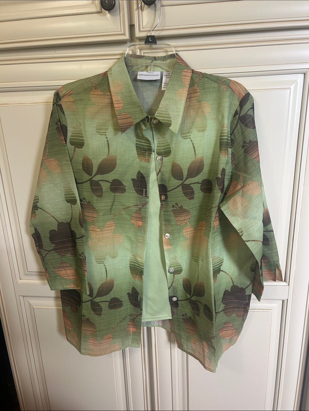 Light Green Floral Button-Front Women's Top
